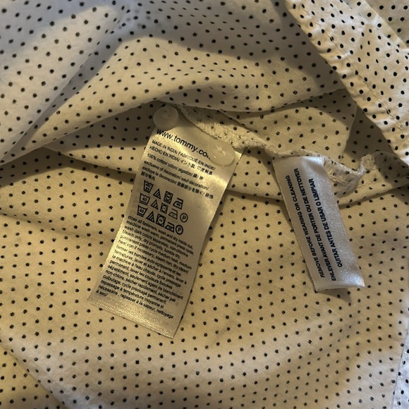 NWOT - Tommy Hilfiger Polka Dot Classic Fit Shirt - Picture 7 of 7